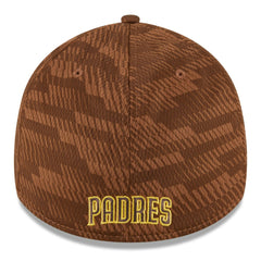 San Diego Padres 2025 MLB Clubhouse 39THIRTY Flex Hat Brown | New Era
