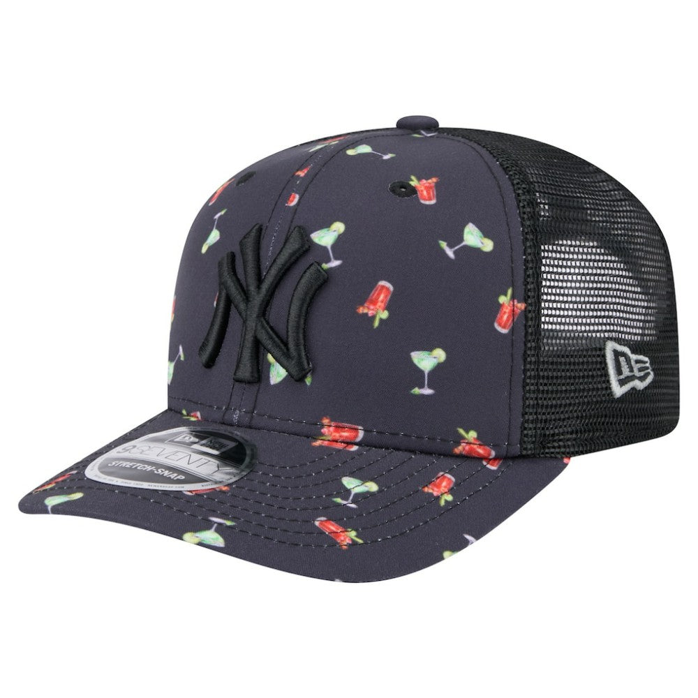 New York Yankees Adventure Drinks Pattern 9SEVENTY Stretch-Snap Hat Black | New Era
