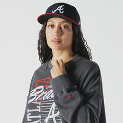 Atlanta Braves Women's Boxy Mineral Wash Dolmen Sleeve Cropped Sweatshirt Navy | New Era