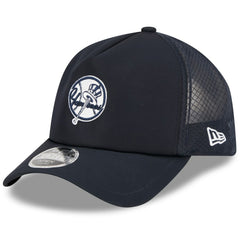 New York Yankees 2026 Batting Practice Alternate Apex 9FORTY Adjustable Hat Navy | New Era