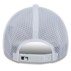 Seattle Mariners 2026 Batting Practice Apex 9FORTY Adjustable Trucker Hat White | New Era