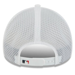 Boston Red Sox 2026 Batting Practice Apex 9FORTY Adjustable Trucker Hat White | New Era