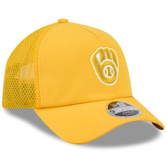 Milwaukee Brewers 2026 Batting Practice Apex 9FORTY Adjustable Trucker Hat Gold | New Era