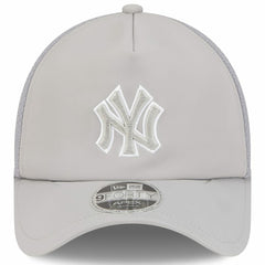 New York Yankees 2026 Batting Practice Apex 9FORTY Adjustable Trucker Hat Gray | New Era