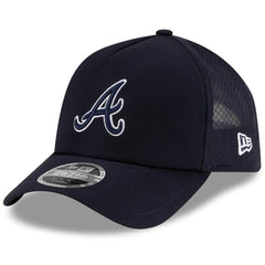 Atlanta Braves 2026 Batting Practice Apex 9FORTY Adjustable Trucker Hat Navy | New Era