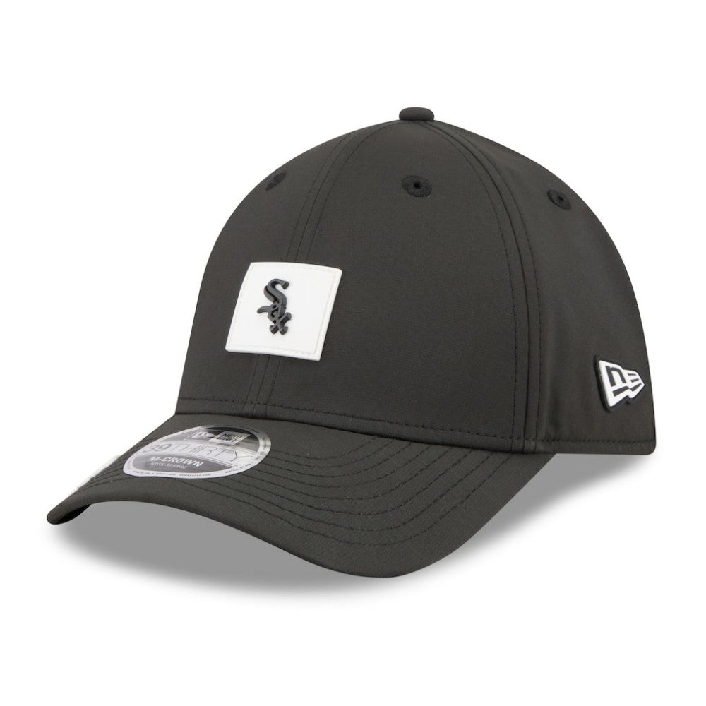 Chicago White Sox 2026 Clubhouse M-Crown 39THIRTY Flex Hat Black | New Era