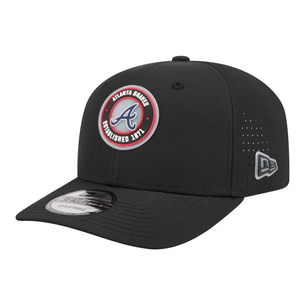Atlanta Braves Circle 9SEVENTY Adjustable Hat Black | New Era