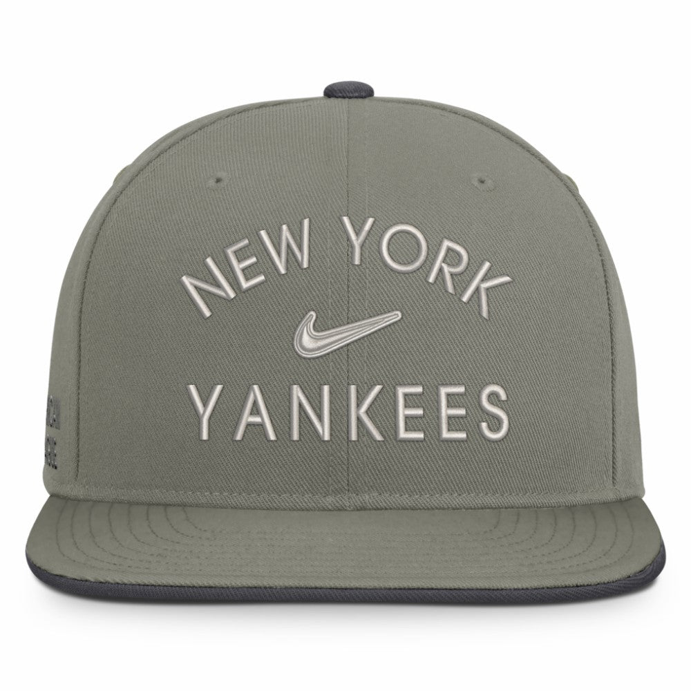 New York Yankees Pro Dri-FIT Snapback Hat Olive | Nike