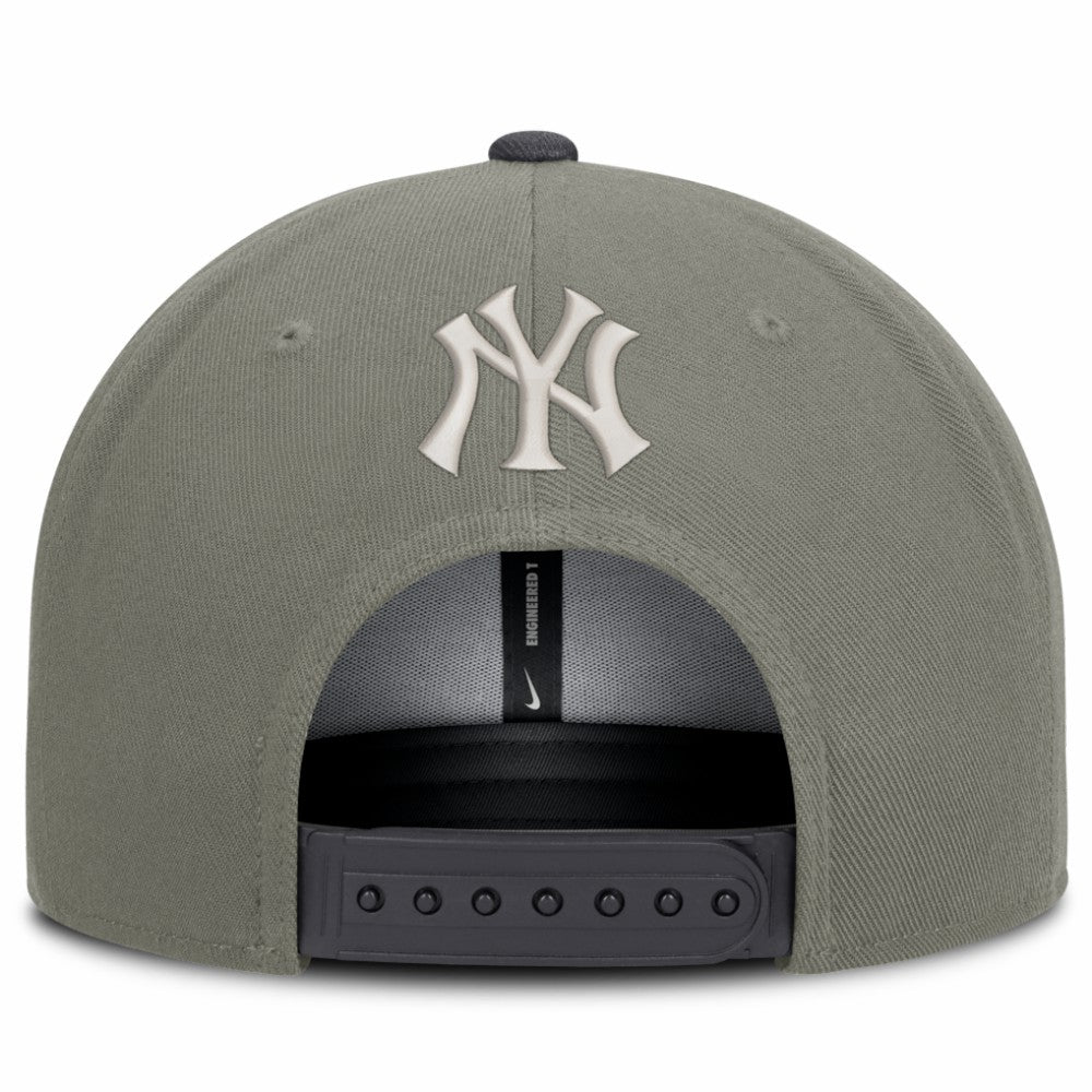 New York Yankees Pro Dri-FIT Snapback Hat Olive | Nike