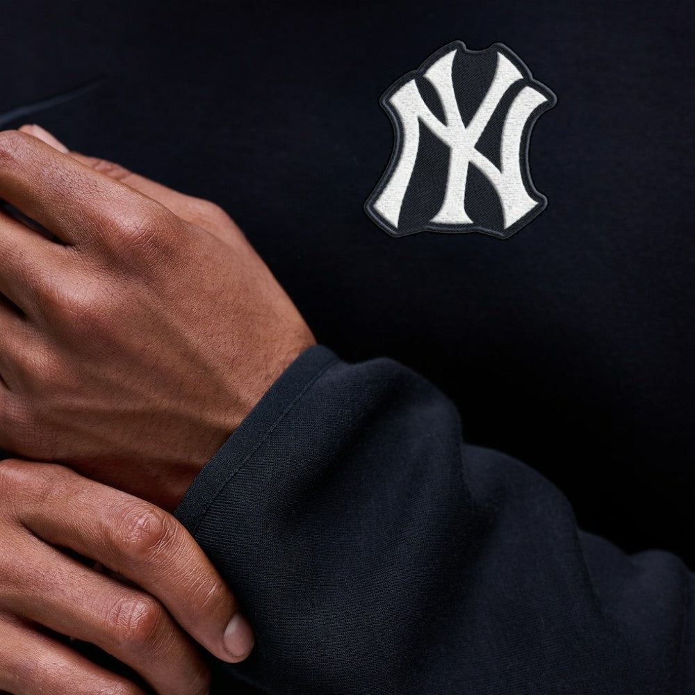 New York Yankees Tech Fleece Raglan Sweatshirt Black | Nike