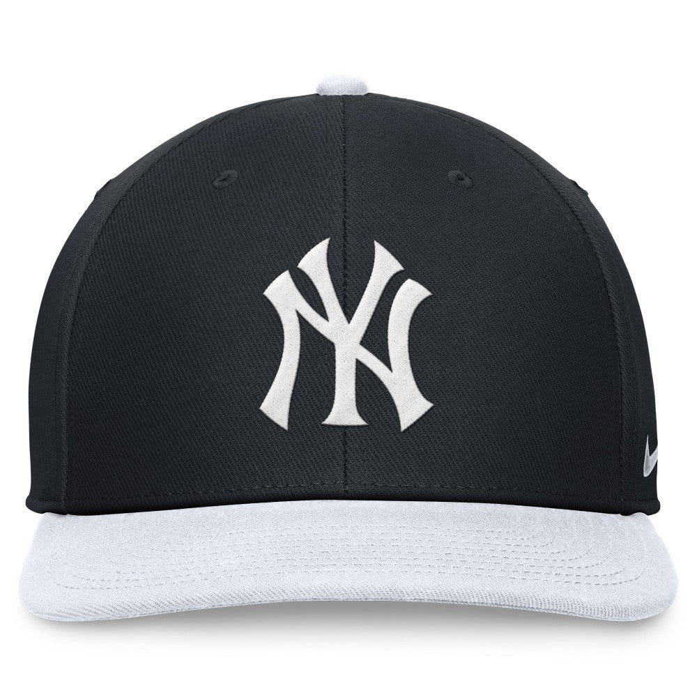 New York Yankees Two-Tone Snapback Hat Navy/White | Nike