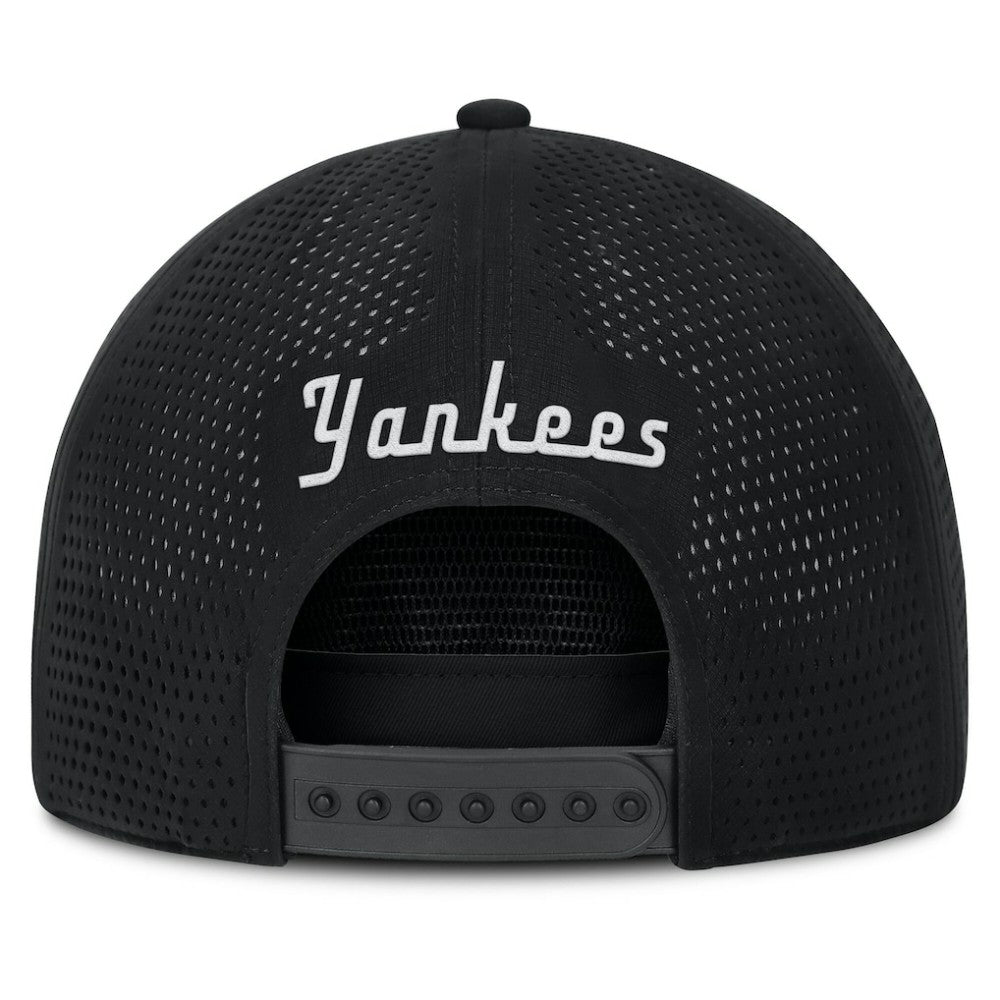 New York Yankees Signature A-Frame Adjustable Hat Black