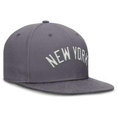 New York Yankees Performance True Fitted Hat Gray | Nike