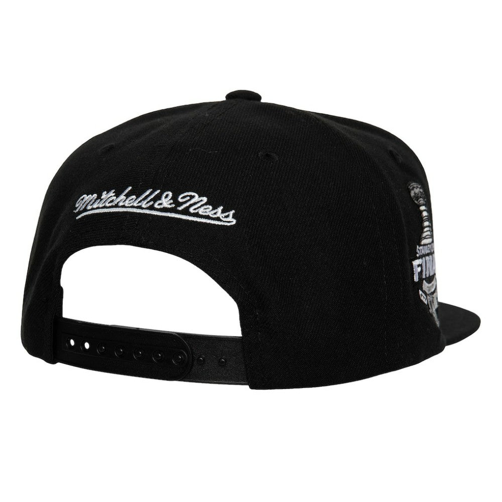 Boston Bruins Mitchell & Ness Core Top Spot Snapback Hat Black