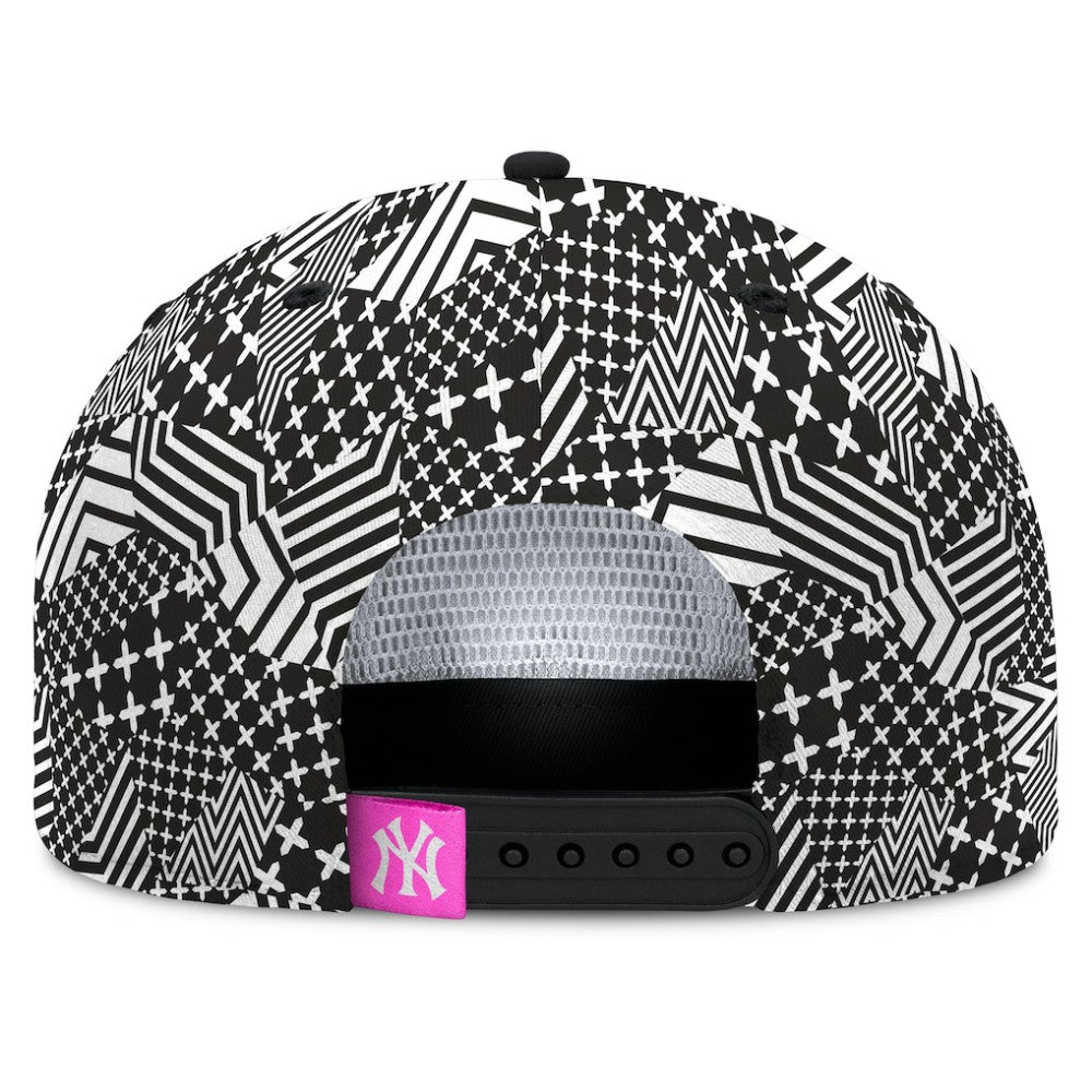 New York Yankees Let's Glow Moon Shot Snapback Hat Black