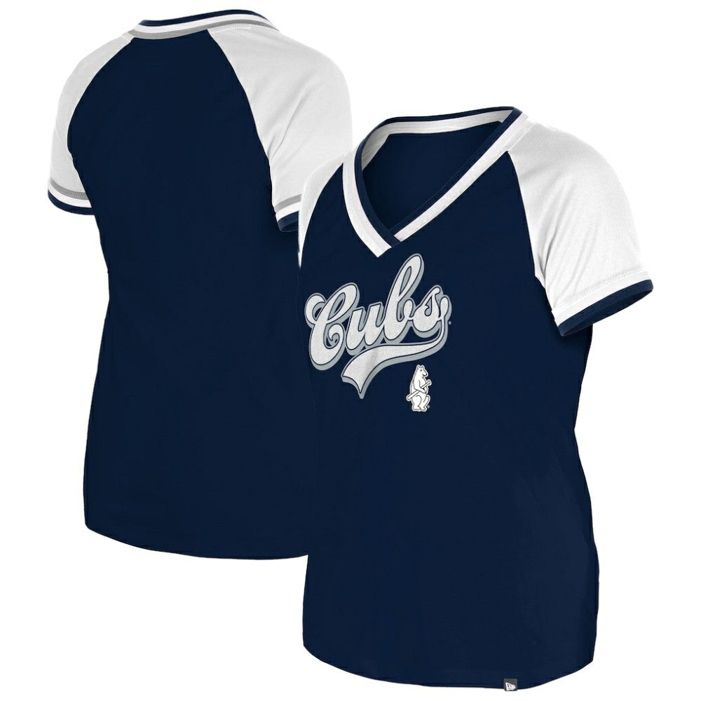 Chicago Cubs Women's Gameday Raglan V-Neck T-Shirt Navy | New Era