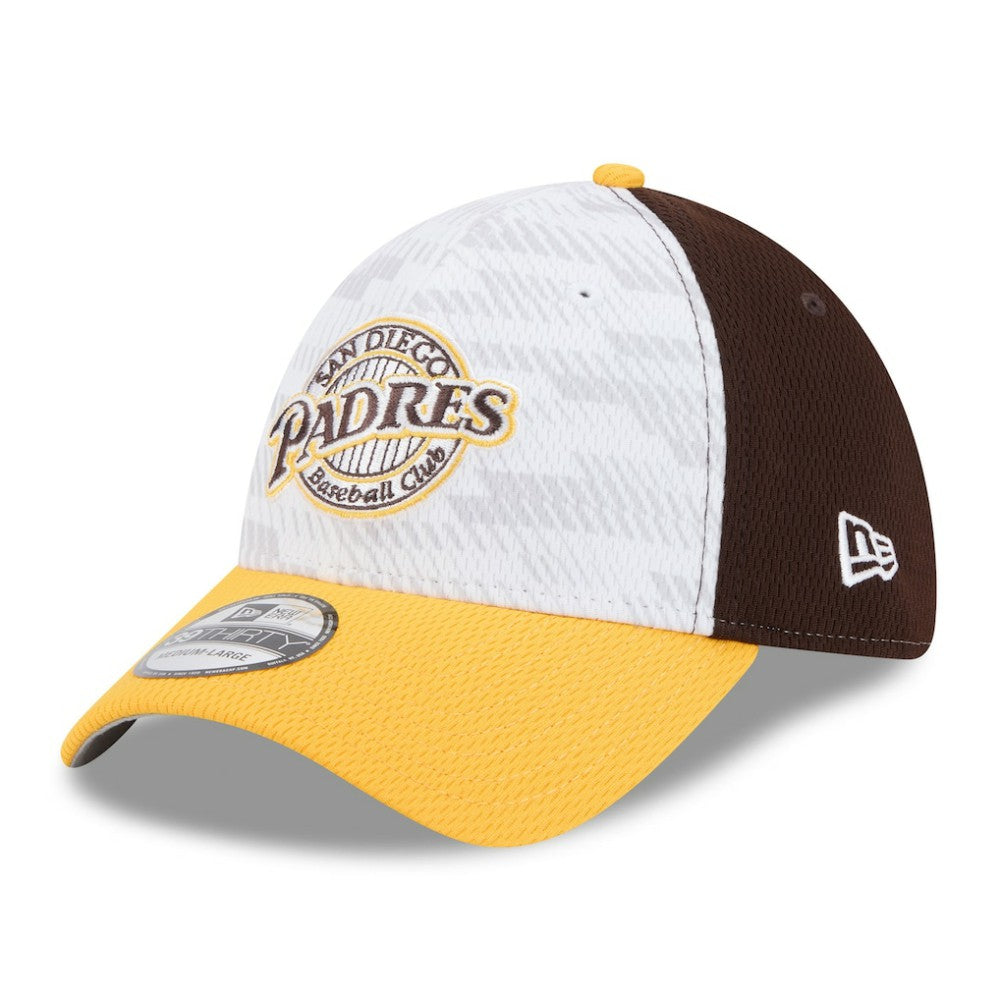 San Diego Padres 2025 MLB Clubhouse 39THIRTY Flex Hat Brown/Gold | New Era