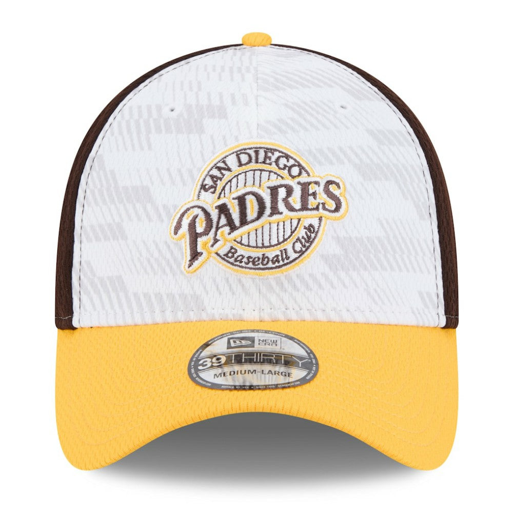 San Diego Padres 2025 MLB Clubhouse 39THIRTY Flex Hat Brown/Gold | New Era