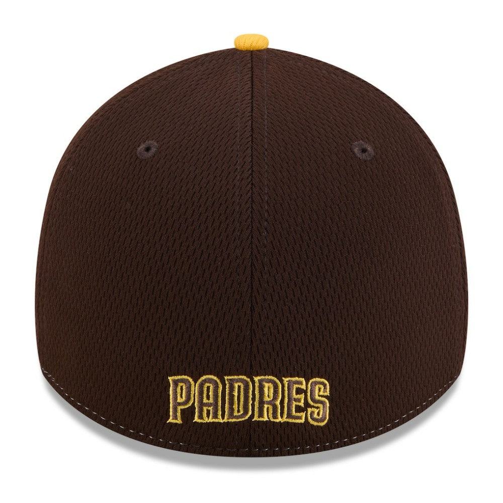 San Diego Padres 2025 MLB Clubhouse 39THIRTY Flex Hat Brown/Gold | New Era