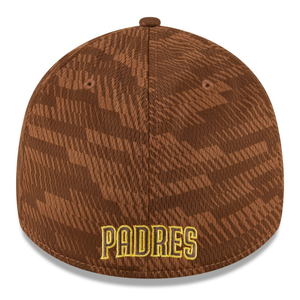 San Diego Padres 2025 MLB Clubhouse 39THIRTY Flex Hat Brown | New Era