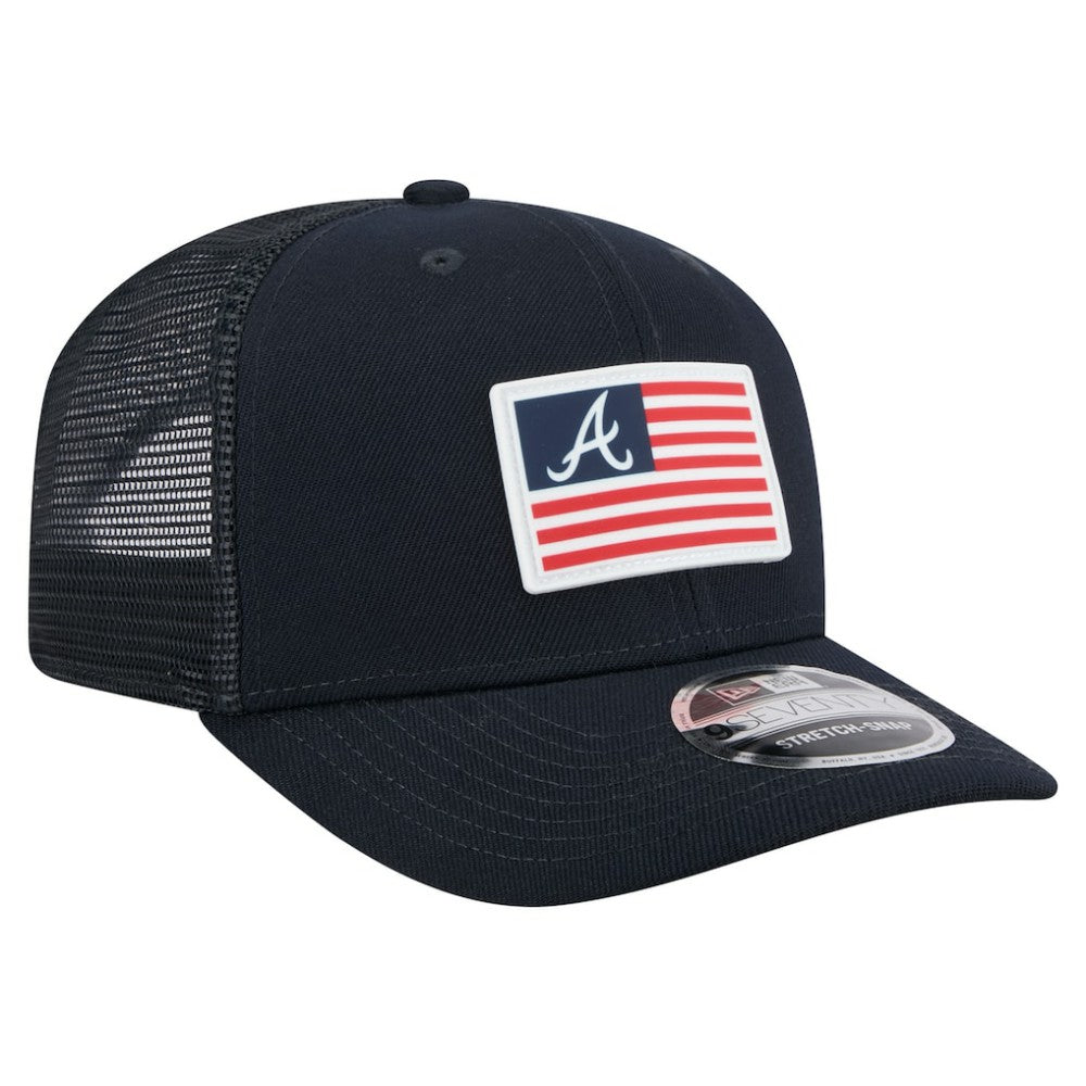 Atlanta Braves Flag 9SEVENTY Stretch-Snap Hat Navy | New Era