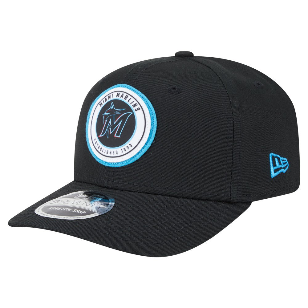 Miami Marlins Circle Patch 9SEVENTY Stretch-Snap Hat Black | New Era