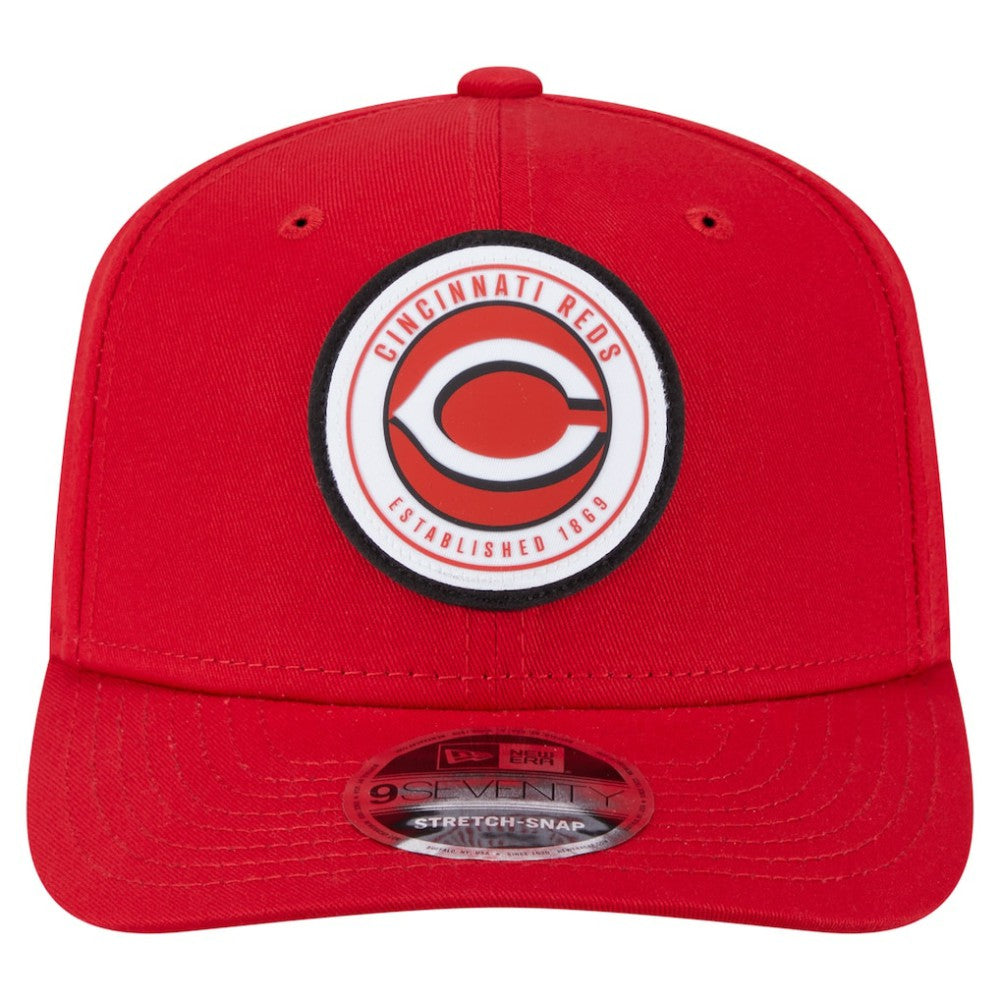 Cincinnati Reds Circle Patch 9SEVENTY Stretch-Snap Hat Red | New Era