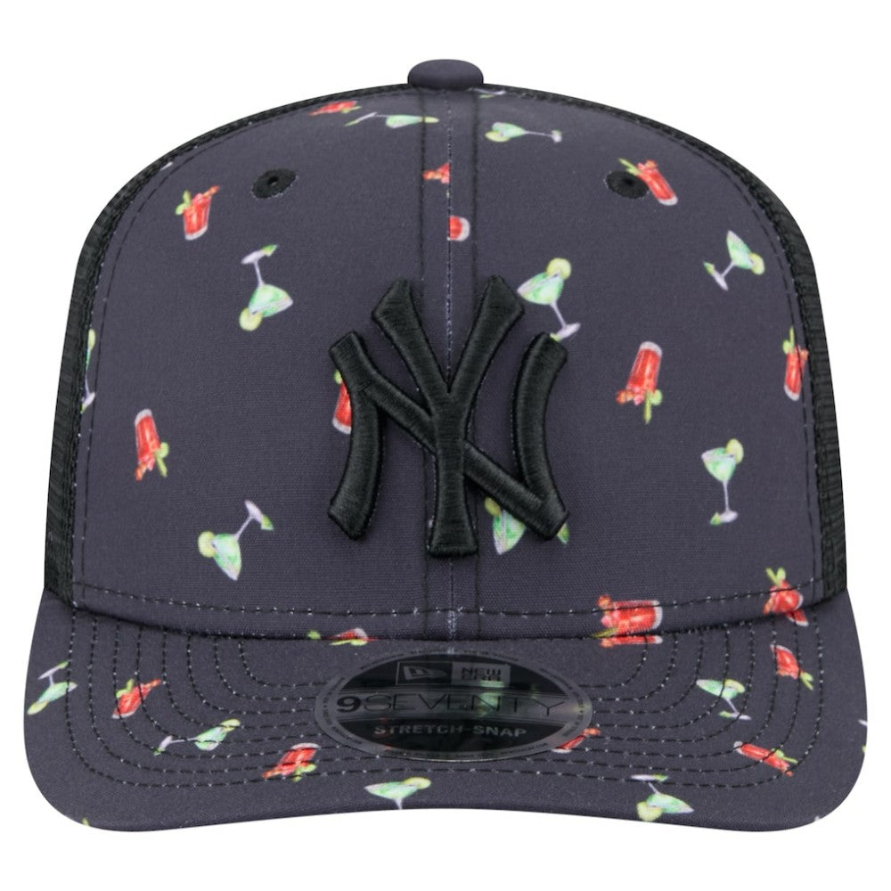New York Yankees Adventure Drinks Pattern 9SEVENTY Stretch-Snap Hat Black | New Era
