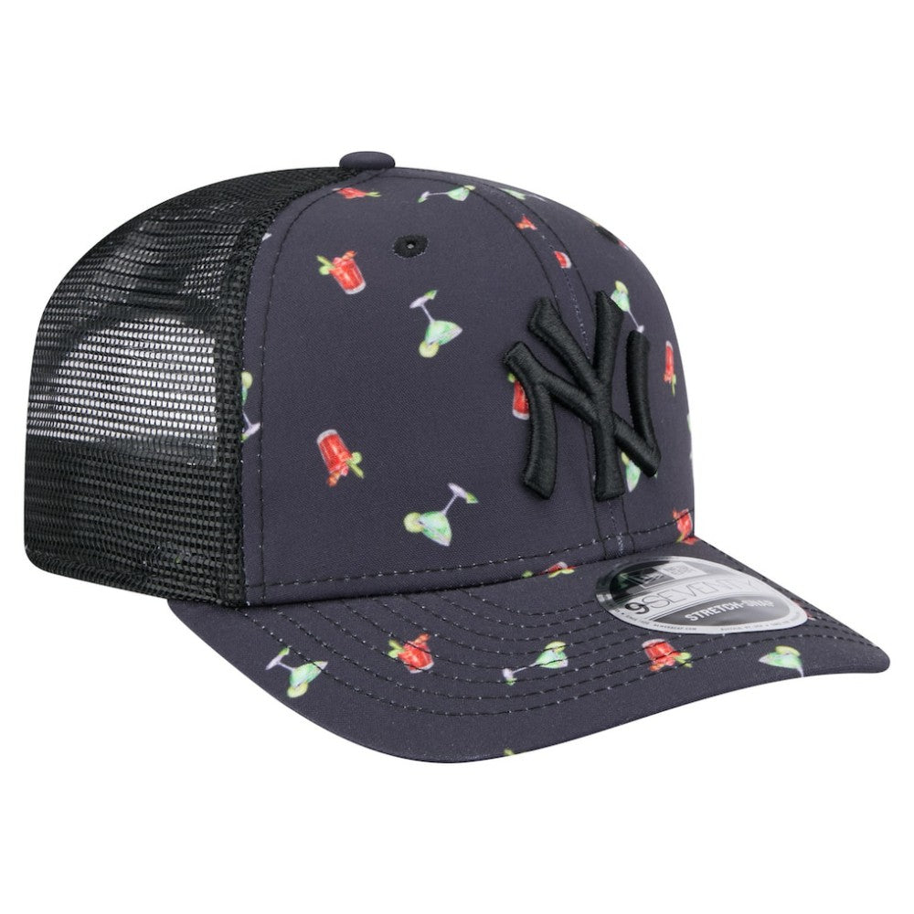 New York Yankees Adventure Drinks Pattern 9SEVENTY Stretch-Snap Hat Black | New Era