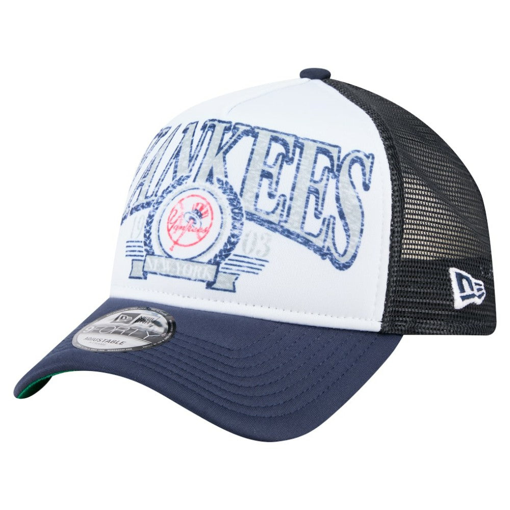 New York Yankees Distressed 9FORTY A-Frame Adjustable Trucker Hat Navy | New Era
