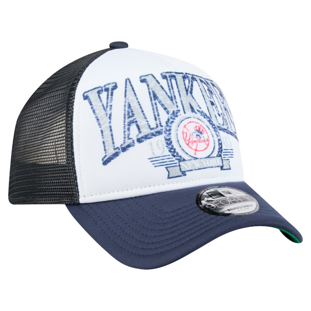 New York Yankees Distressed 9FORTY A-Frame Adjustable Trucker Hat Navy | New Era