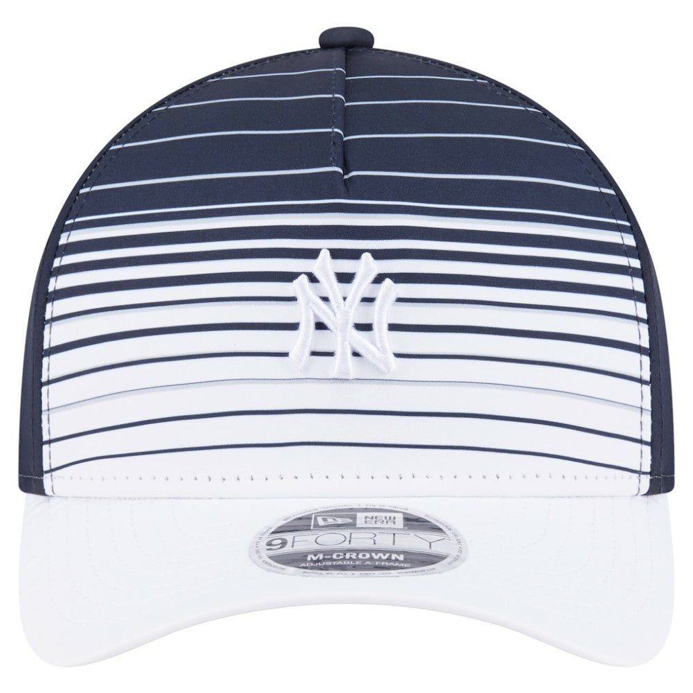 New York Yankees Gradient 9FORTY M-Crown Adjustable Hat Navy | New Era