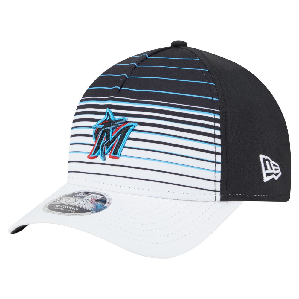 Miami Marlins Gradient 9FORTY M-Crown Adjustable Hat Black | New Era
