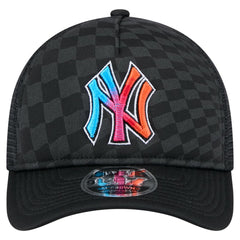 New York Yankees Gradient 9FORTY A-Frame M-Crown Trucker Adjustable Hat Black | New Era