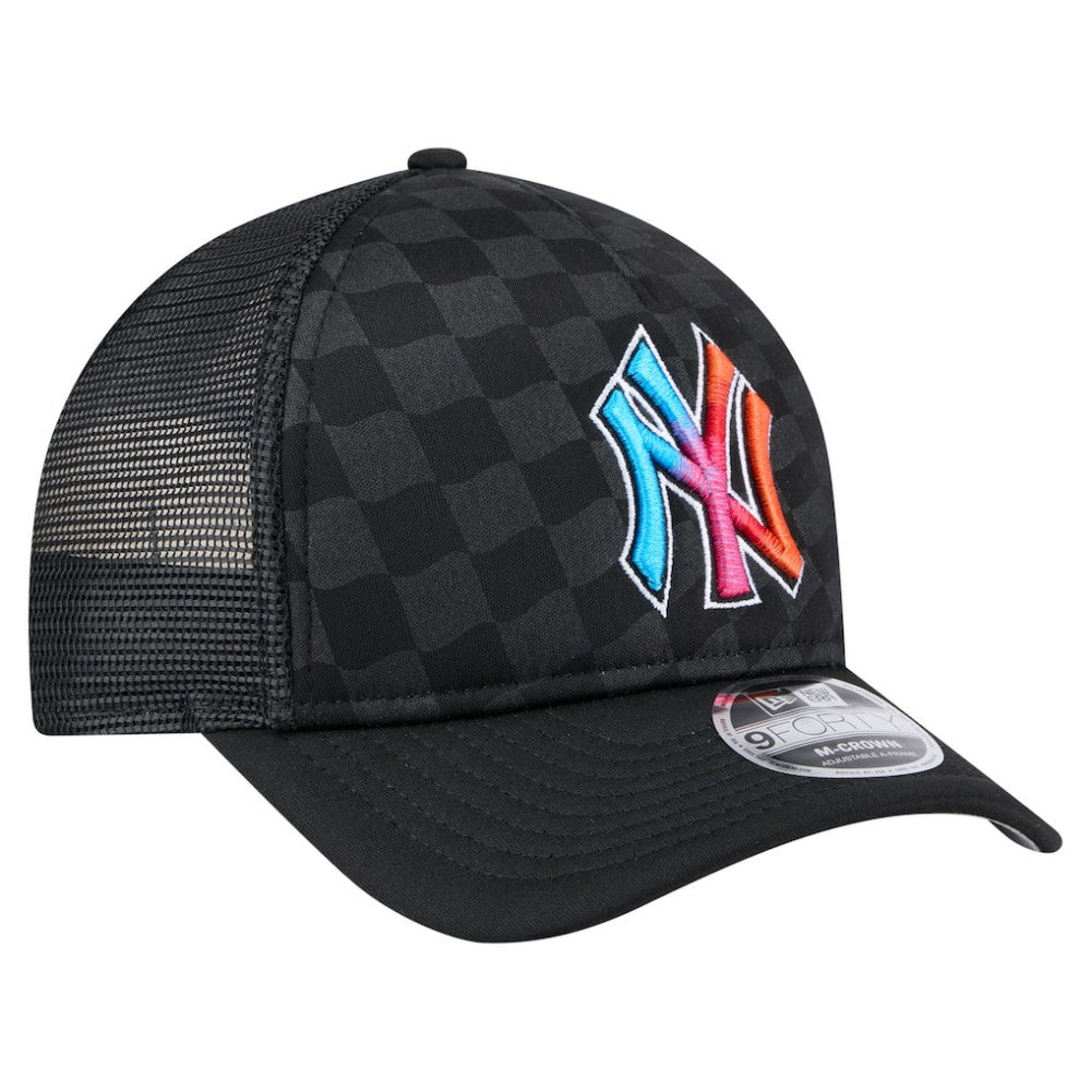 New York Yankees Gradient 9FORTY A-Frame M-Crown Trucker Adjustable Hat Black | New Era