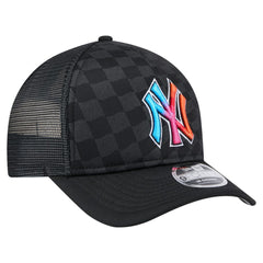 New York Yankees Gradient 9FORTY A-Frame M-Crown Trucker Adjustable Hat Black | New Era