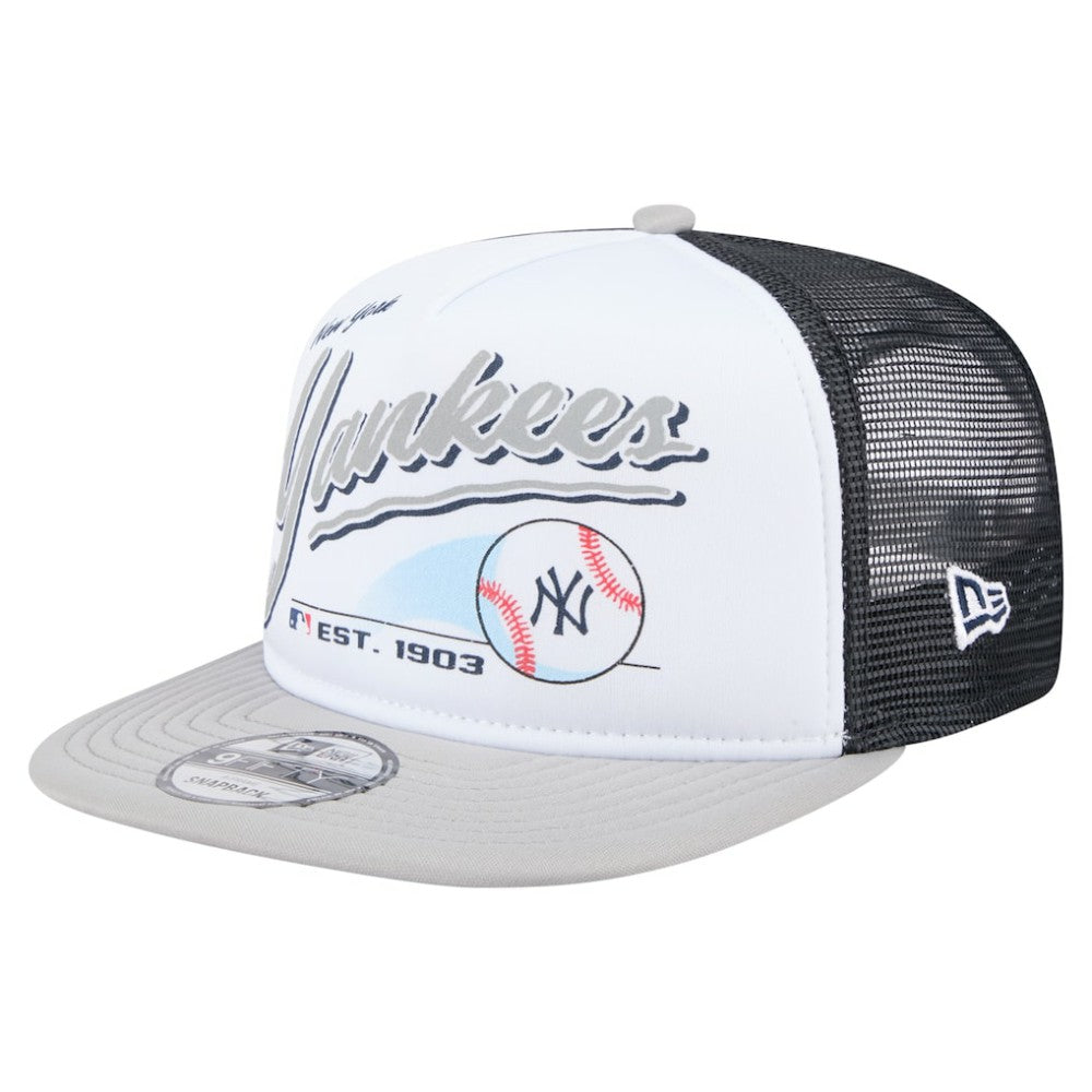 New York Yankees Retro Script Trucker 9FIFTY Snapback Hat White/Gray | New Era