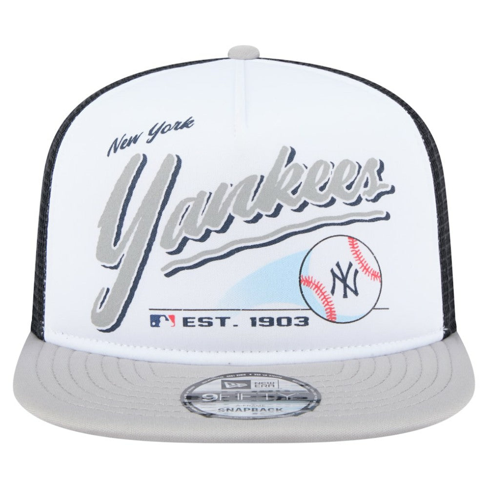New York Yankees Retro Script Trucker 9FIFTY Snapback Hat White/Gray | New Era