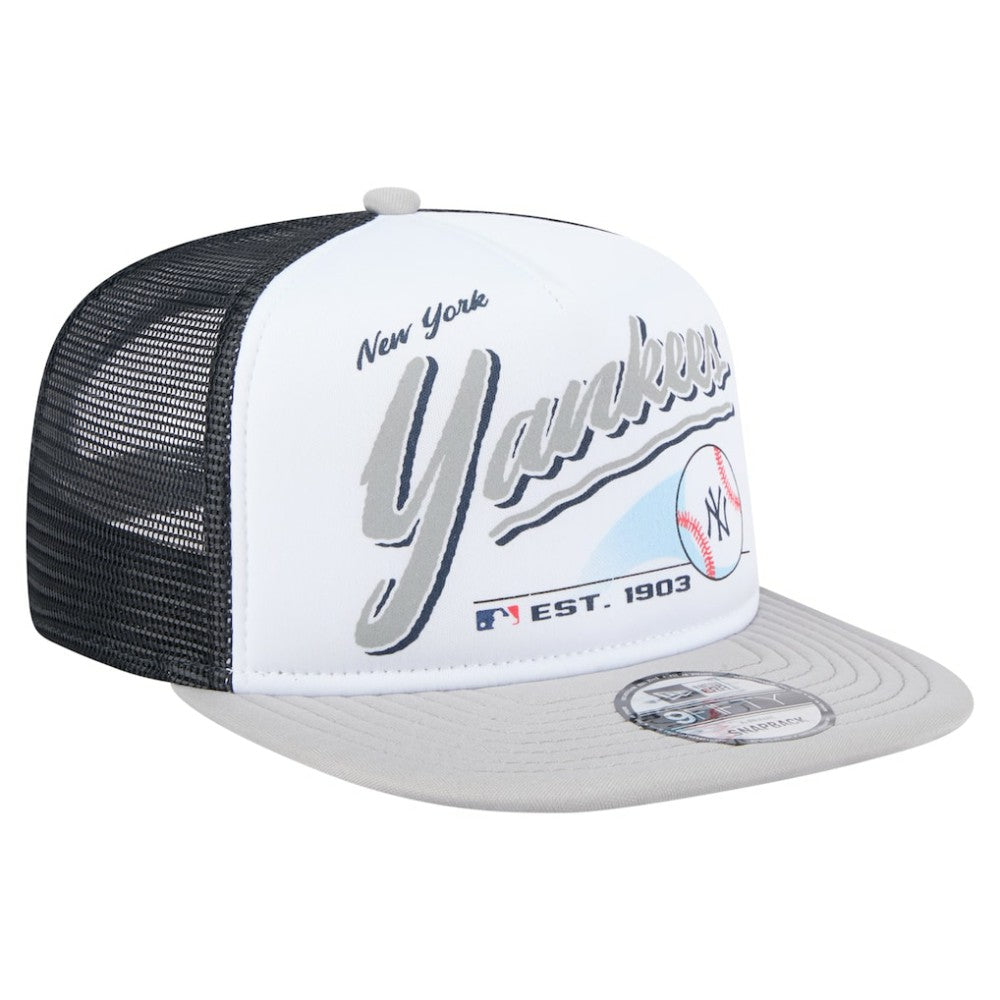New York Yankees Retro Script Trucker 9FIFTY Snapback Hat White/Gray | New Era