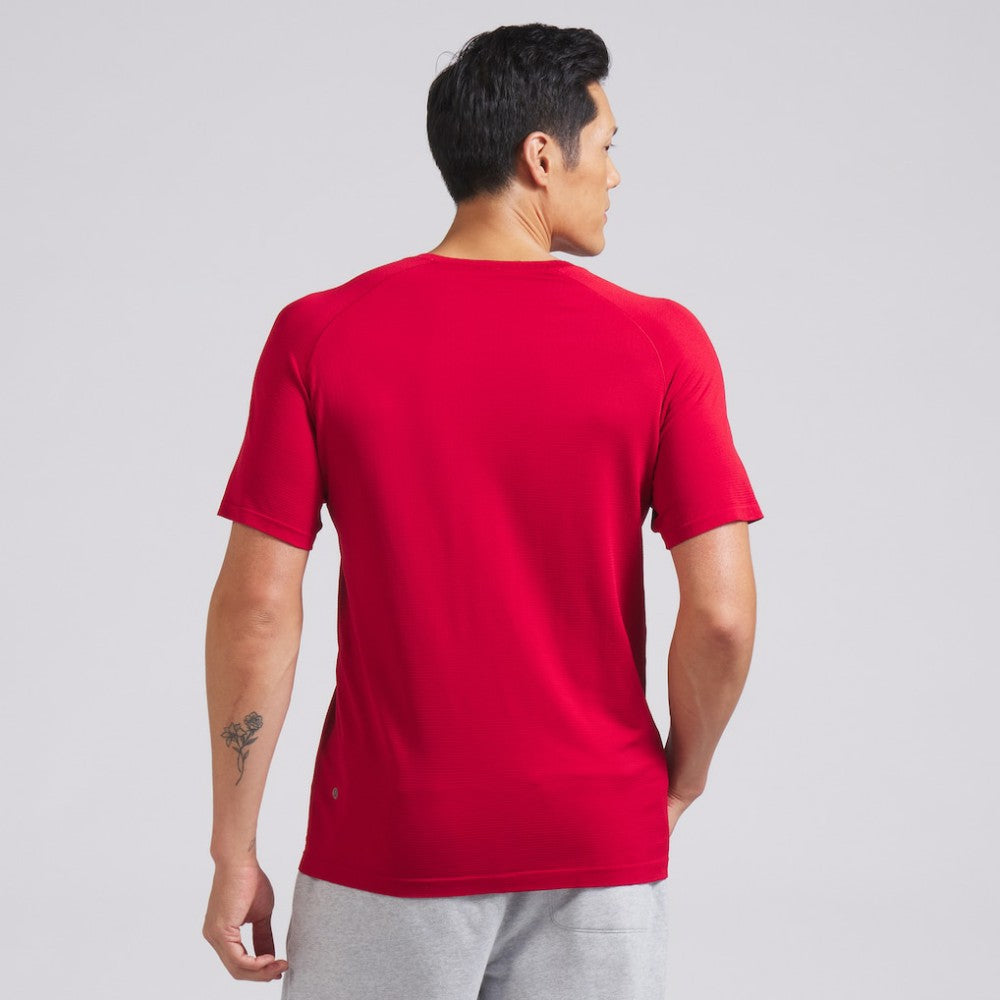 Montreal Canadiens lululemon Metal Vent Tech Short-Sleeve Shirt True Red