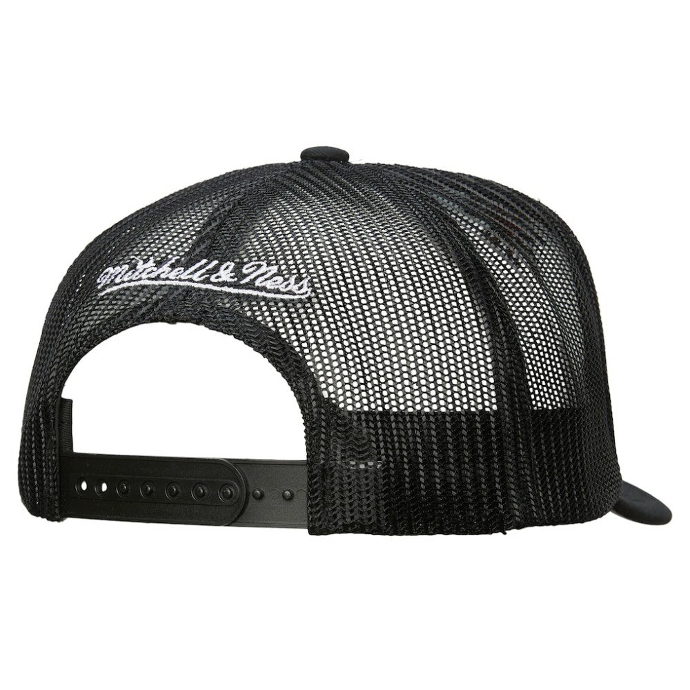 Los Angeles Kings Mitchell & Ness Gridlock Trucker Adjustable Hat White/Black