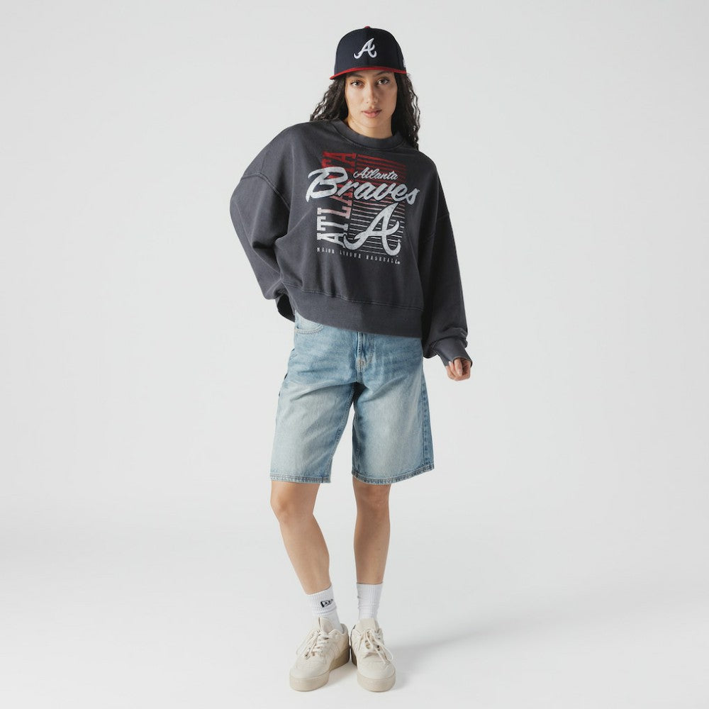 Atlanta Braves Women's Boxy Mineral Wash Dolmen Sleeve Cropped Sweatshirt Navy | New Era