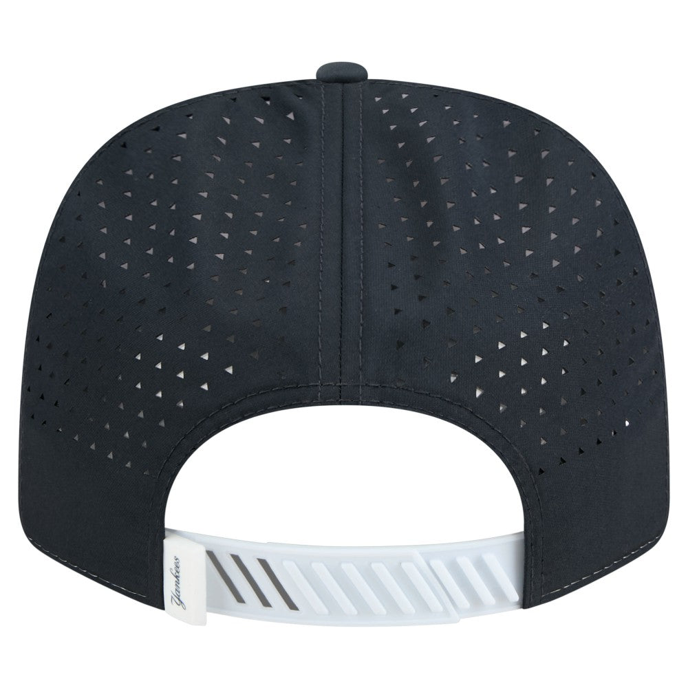 New York Yankees Established Patch 9SEVENTY Adjustable Hat White/Navy | New Era