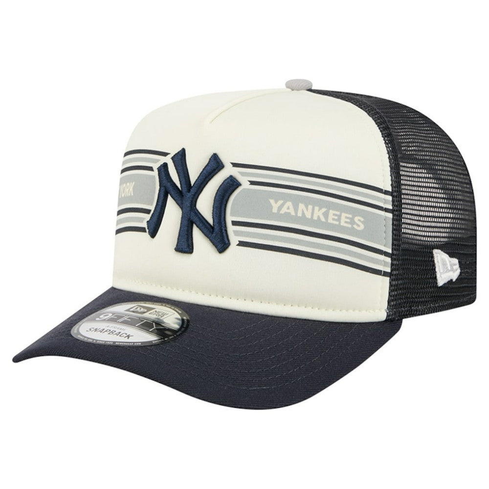New York Yankees Banner A-Frame 9FIFTY Trucker Snapback Hat Cream/Navy | New Era