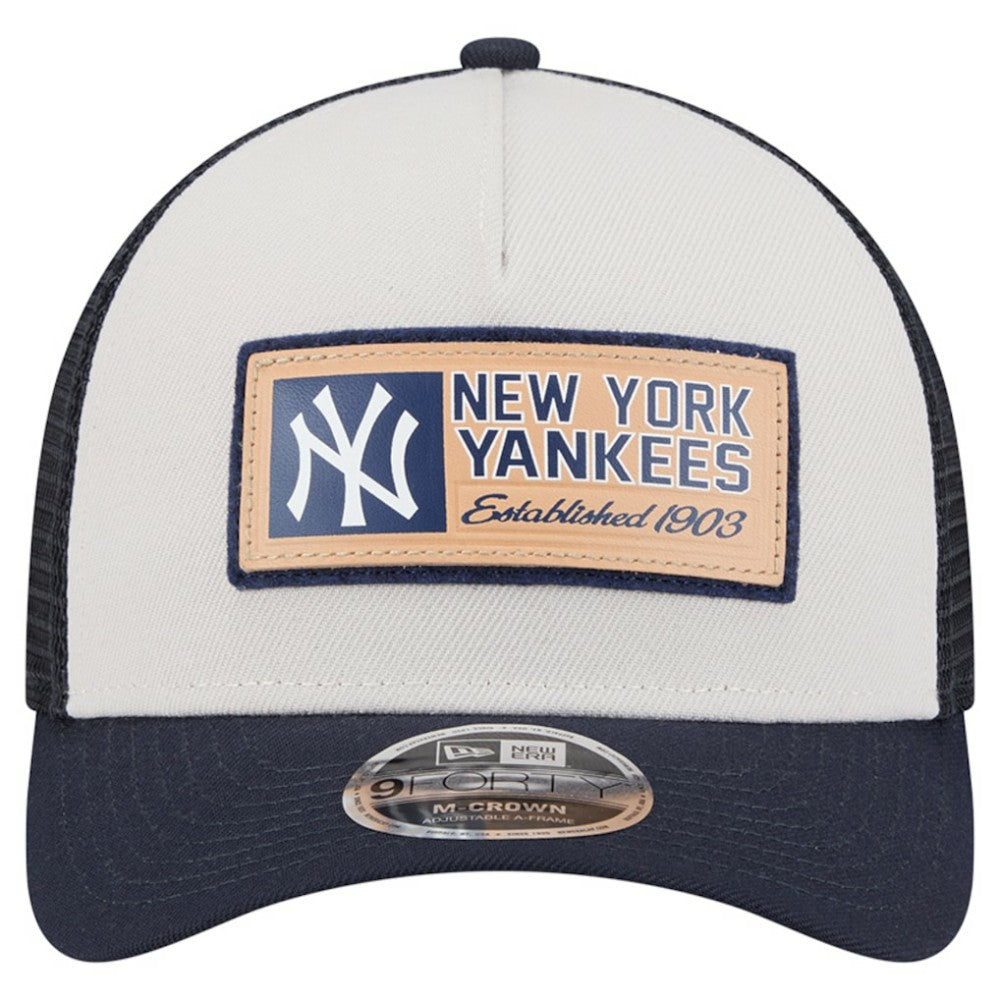 New York Yankees Text A-Frame Trucker 9FORTY Hat Stone/Navy | New Era