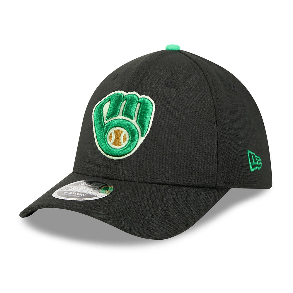 Milwaukee Brewers 2026 St. Patrick's Day 39THIRTY Flex Hat Black | New Era