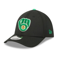 Milwaukee Brewers 2026 St. Patrick's Day 39THIRTY Flex Hat Black | New Era
