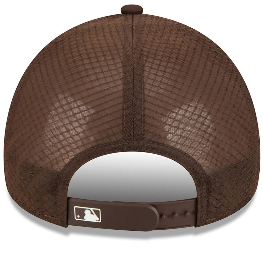 San Diego Padres 2026 Batting Practice Alternate Apex 9FORTY Adjustable Hat Brown | New Era