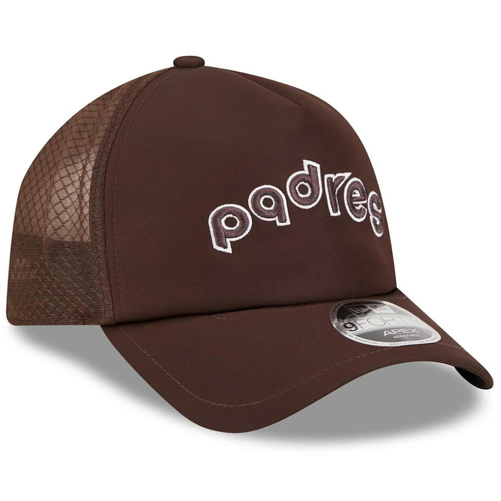 San Diego Padres 2026 Batting Practice Alternate Apex 9FORTY Adjustable Hat Brown | New Era