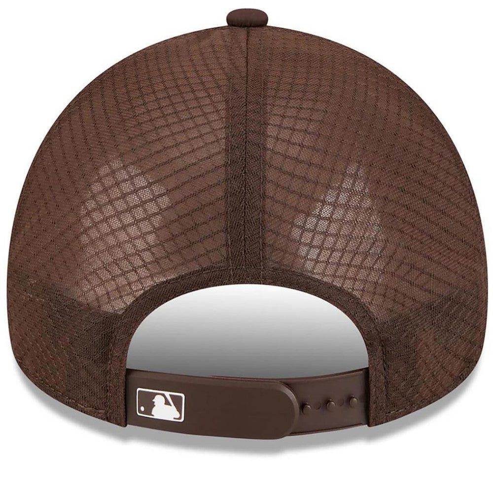 San Diego Padres 2026 Batting Practice Alternate Apex 9FORTY Adjustable Hat Brown | New Era